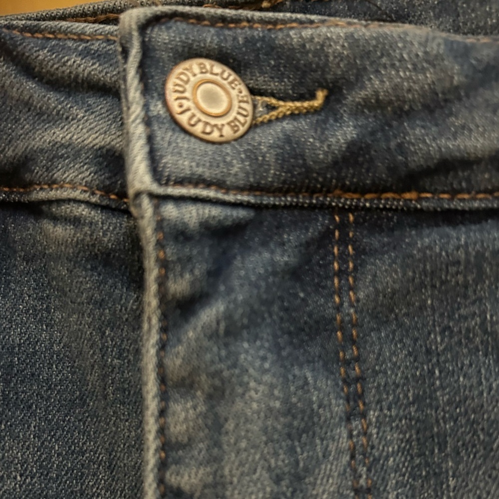 Judy Blue Los Angeles Straight Leg Jeans - Picture 3 of 9
